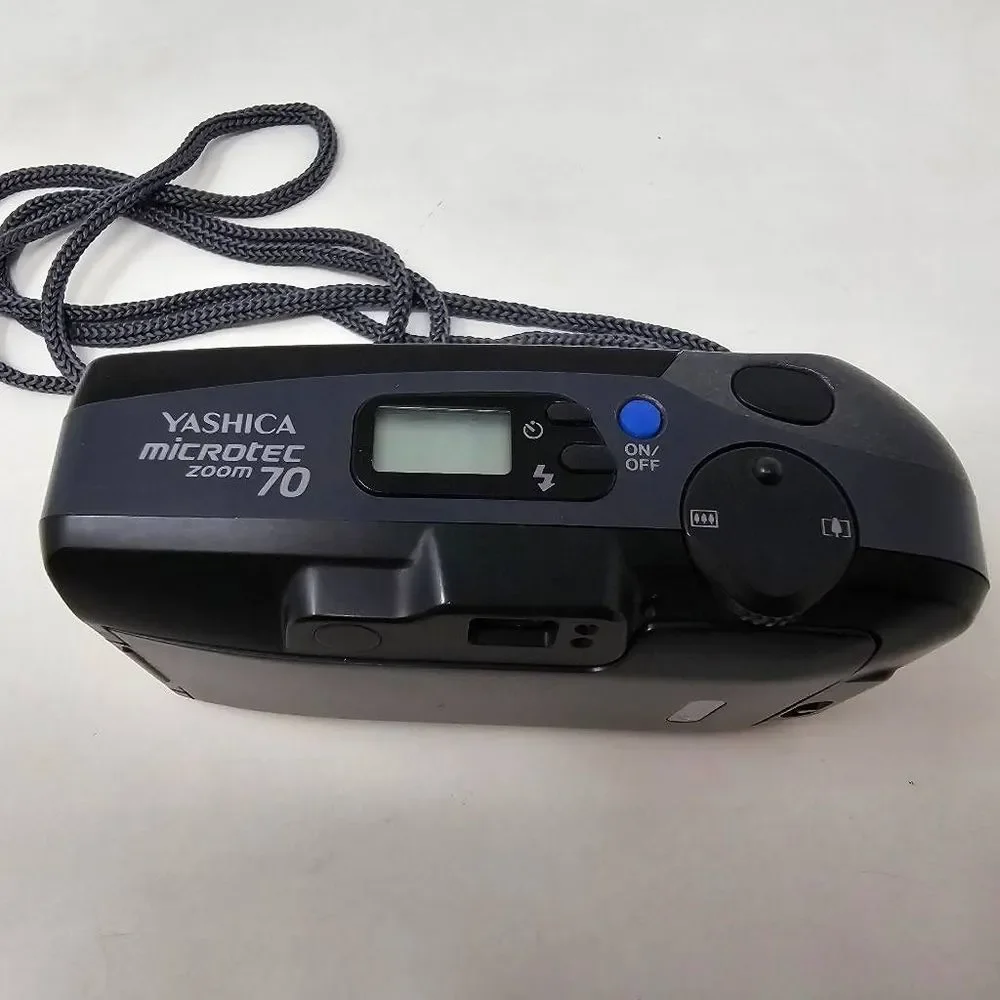 YASHICA KYOCERA MICROTEC ZOOM70 POINT AND SHOOT COMPACT 35MM CAMERA NEW BATTERY - Picture 3 of 9